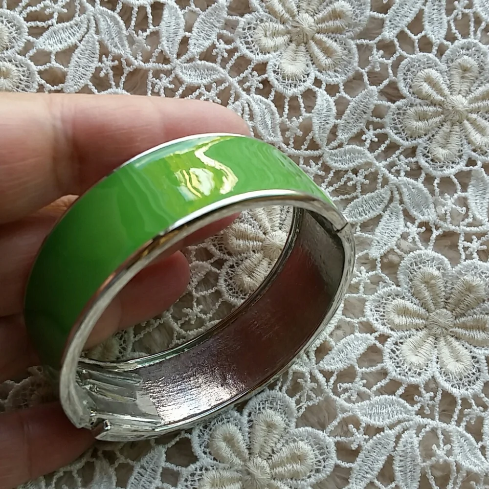 Green enameled silvertone bracelet